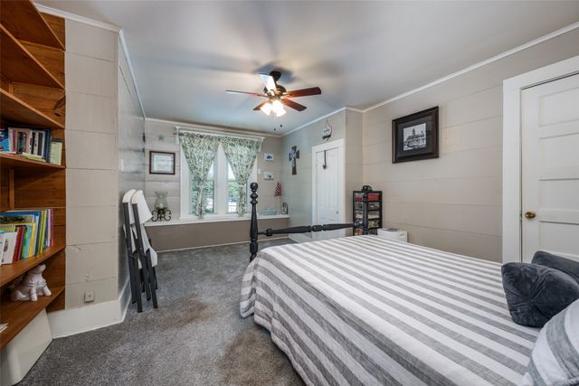 310 E Tarrant Street, Bowie, TX 76230