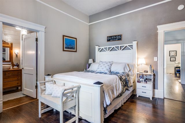 310 E Tarrant Street, Bowie, TX 76230