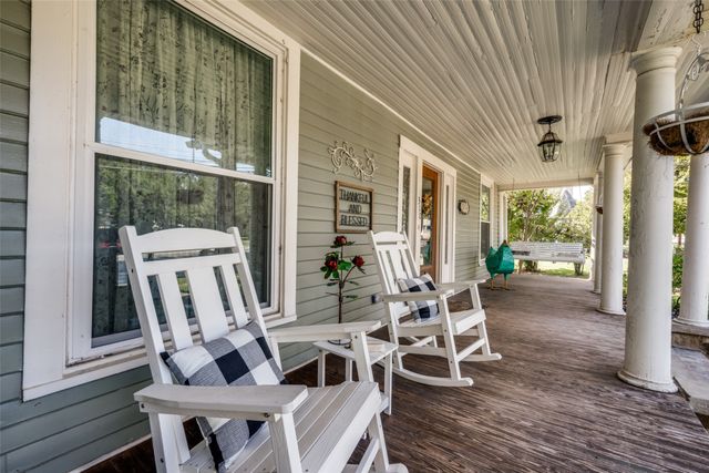 310 E Tarrant Street, Bowie, TX 76230