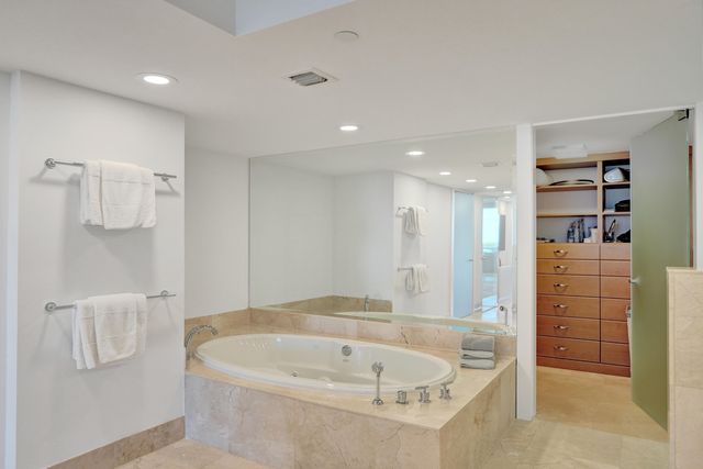 715 Bayshore Drive 902, Fort Lauderdale, FL 33304