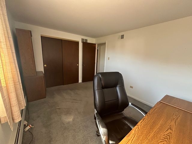 303 S University Avenue, Glenwood, IL 60425