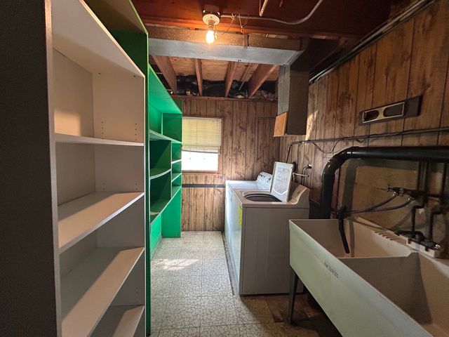 303 S University Avenue, Glenwood, IL 60425