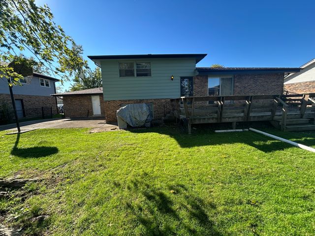 303 S University Avenue, Glenwood, IL 60425