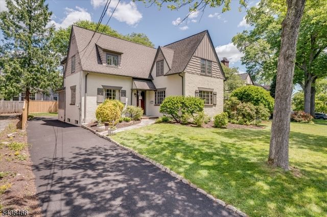 30 Glenwood Dr, Millburn Twp., NJ 07078
