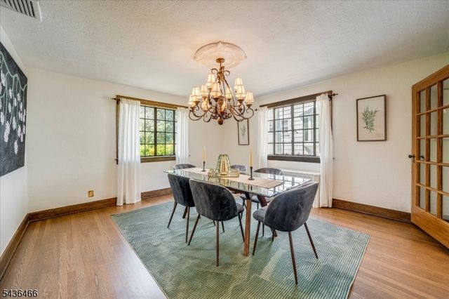 30 Glenwood Dr, Millburn Twp., NJ 07078