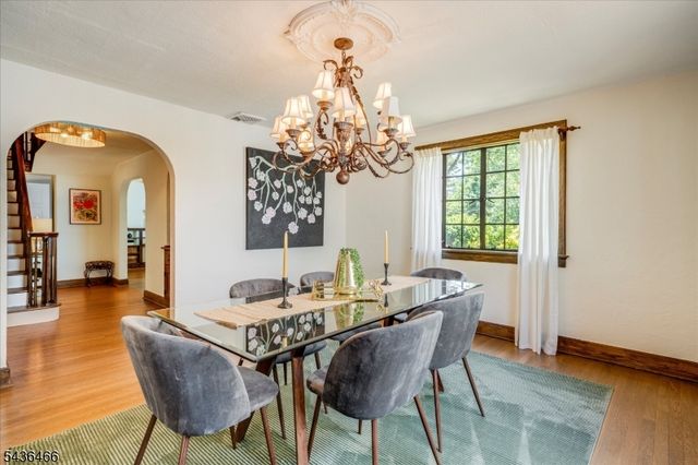 30 Glenwood Dr, Millburn Twp., NJ 07078