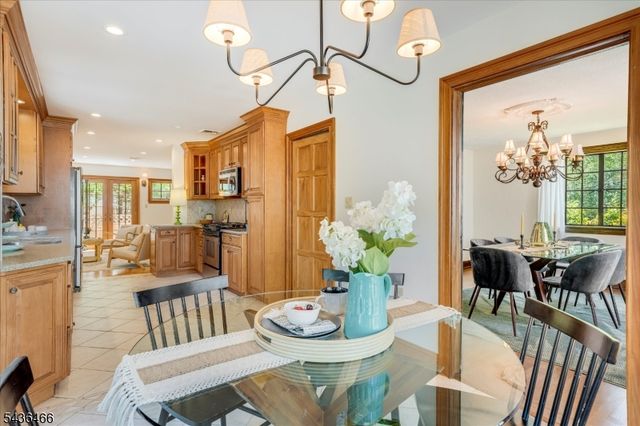 30 Glenwood Dr, Millburn Twp., NJ 07078