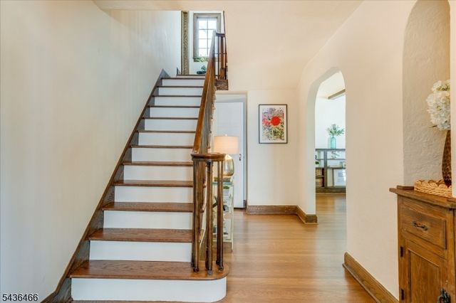 30 Glenwood Dr, Millburn Twp., NJ 07078