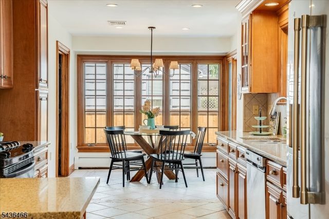 30 Glenwood Dr, Millburn Twp., NJ 07078