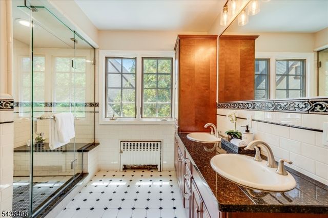 30 Glenwood Dr, Millburn Twp., NJ 07078