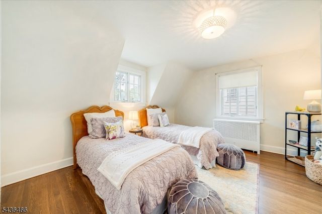 30 Glenwood Dr, Millburn Twp., NJ 07078