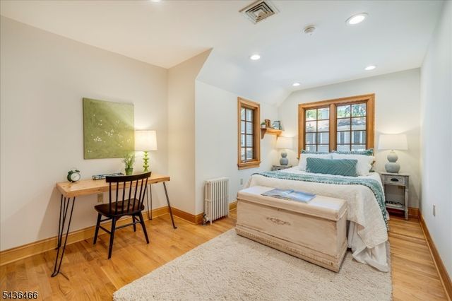 30 Glenwood Dr, Millburn Twp., NJ 07078