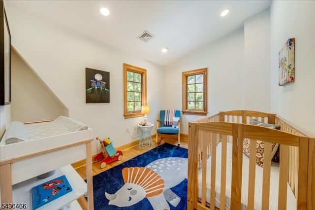 30 Glenwood Dr, Millburn Twp., NJ 07078