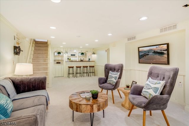 30 Glenwood Dr, Millburn Twp., NJ 07078