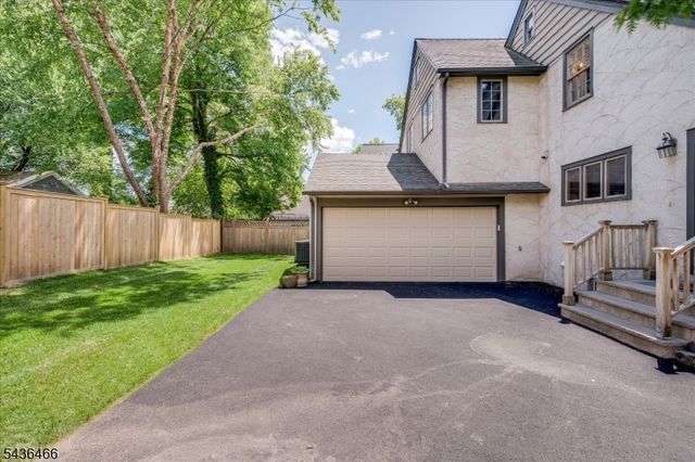30 Glenwood Dr, Millburn Twp., NJ 07078