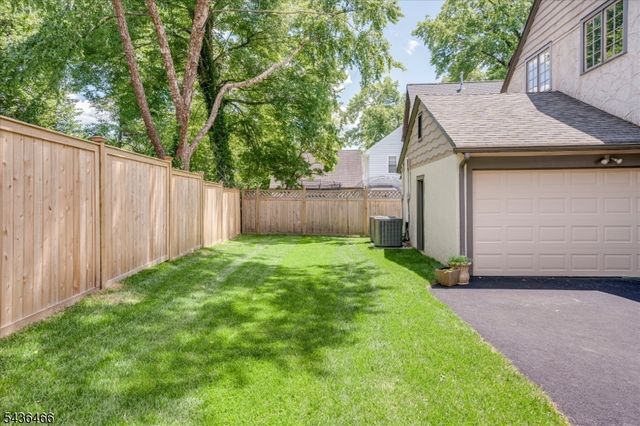 30 Glenwood Dr, Millburn Twp., NJ 07078