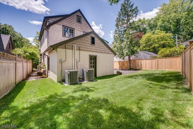 30 Glenwood Dr, Millburn Twp., NJ 07078