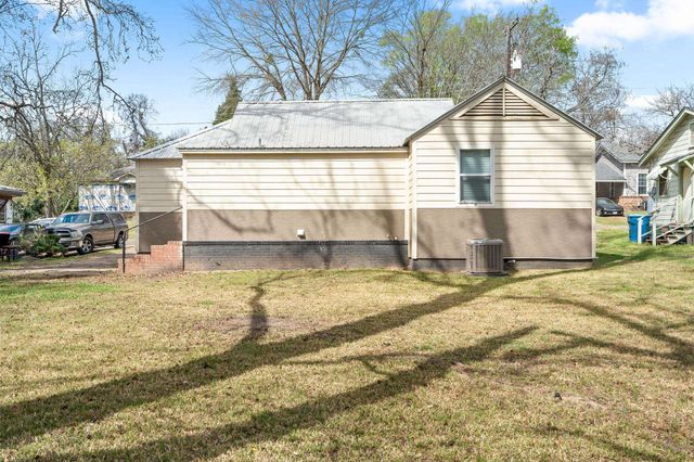 504 W Meredith St., Marshall, TX 75670