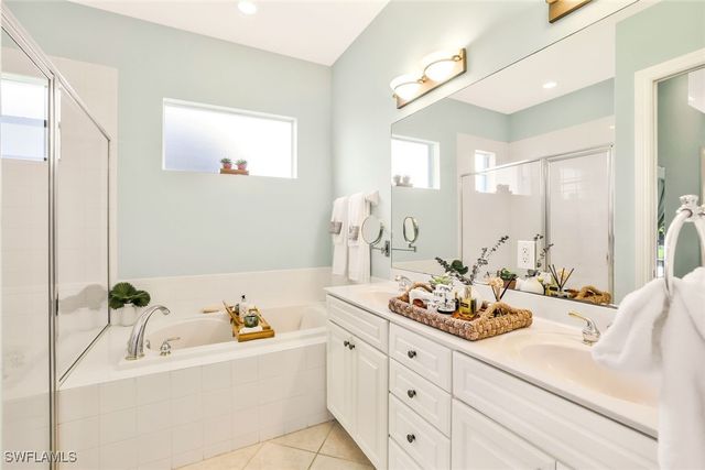 6972 Amen Corner CT, Naples, FL 34113