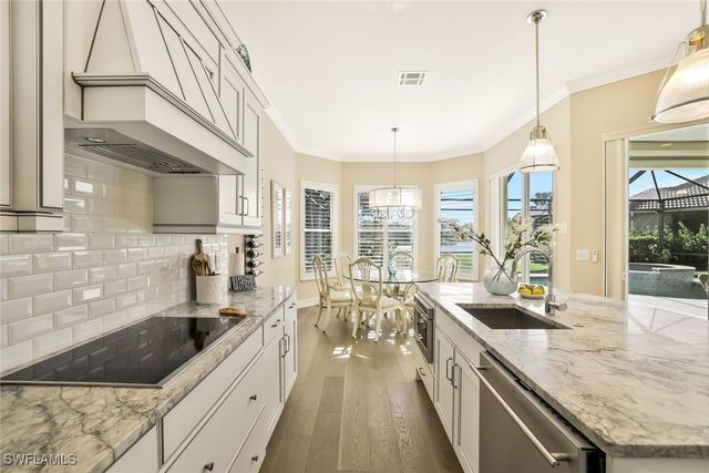 6972 Amen Corner CT, Naples, FL 34113