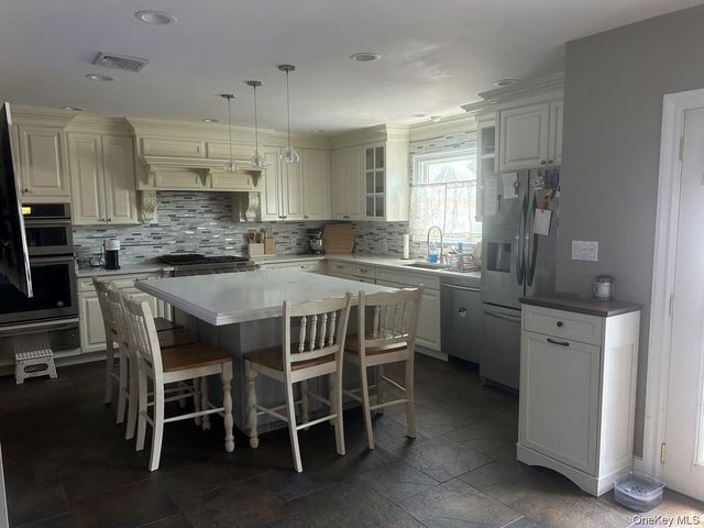 607 Nassau Street, Bellmore, NY 11710