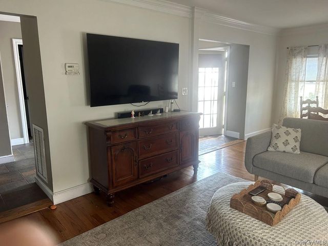 607 Nassau Street, Bellmore, NY 11710