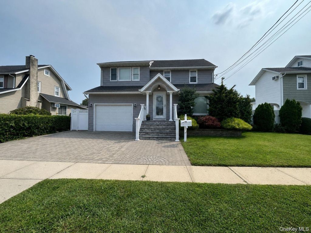 607 Nassau Street, Bellmore, NY 11710