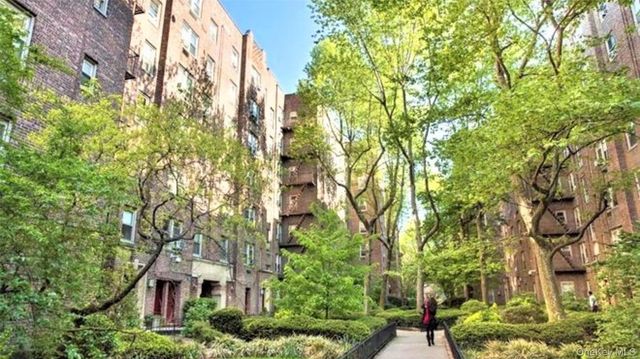 48-01 42nd Street 5D, Sunnyside, NY 11104