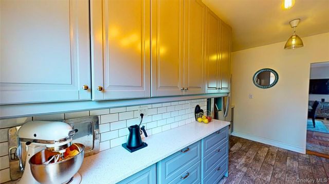 48-01 42nd Street 5D, Sunnyside, NY 11104