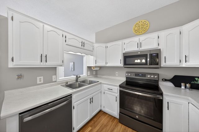 1936 Cabernet Lane NW, Rochester, MN 55901