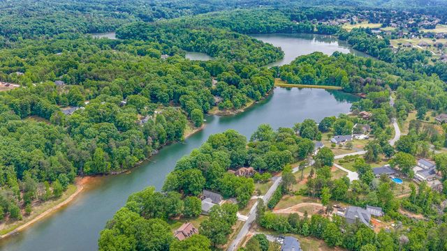 111 Englewood Drive, Inman, SC 29349