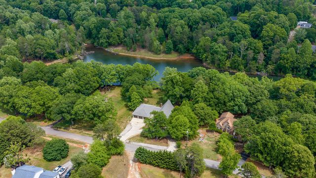 111 Englewood Drive, Inman, SC 29349