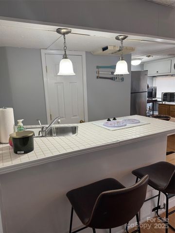 286 Lake Tillery Trail, Mount Gilead, NC 27306