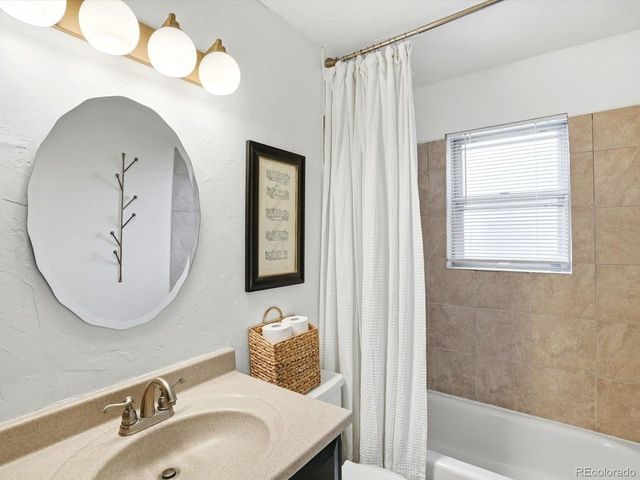 7105 S Gaylord St B1, Centennial, CO 80122