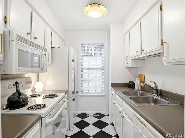 7105 S Gaylord St B1, Centennial, CO 80122