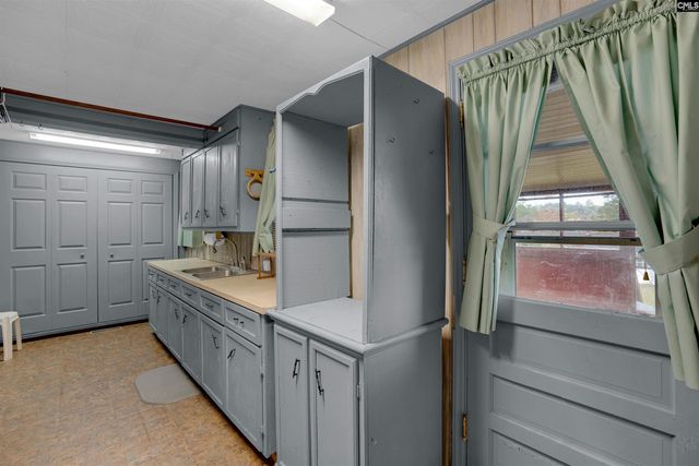 816 Seay Drive, West Columbia, SC 29170