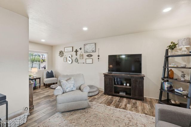 3735 N Gunnison Drive, Tucson, AZ 85749