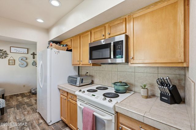 3735 N Gunnison Drive, Tucson, AZ 85749