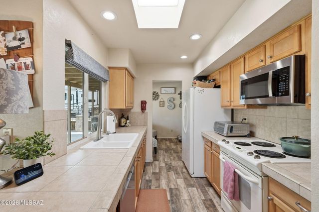 3735 N Gunnison Drive, Tucson, AZ 85749
