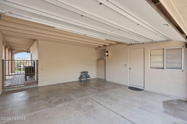 3735 N Gunnison Drive, Tucson, AZ 85749
