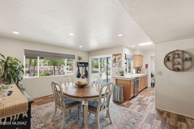 3735 N Gunnison Drive, Tucson, AZ 85749