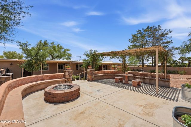 3735 N Gunnison Drive, Tucson, AZ 85749