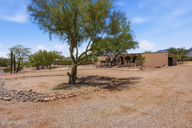 3735 N Gunnison Drive, Tucson, AZ 85749