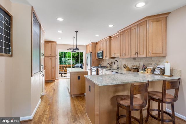 6006 MERRYVALE CT, Springfield, VA 22152