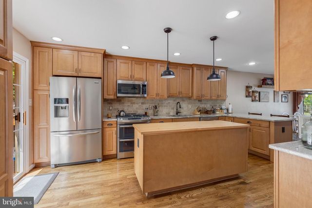 6006 MERRYVALE CT, Springfield, VA 22152