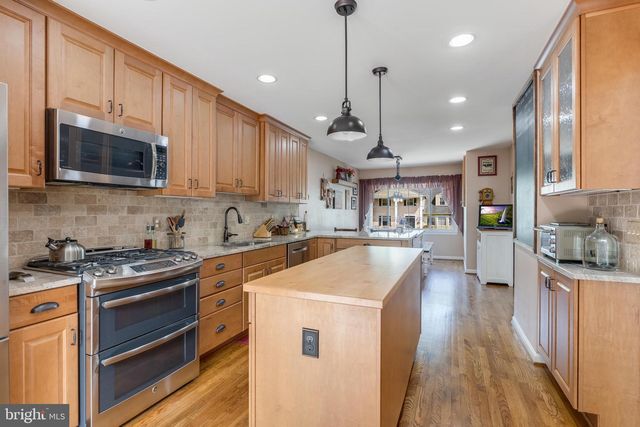 6006 MERRYVALE CT, Springfield, VA 22152