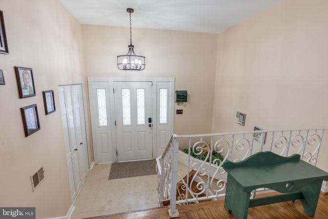 6006 MERRYVALE CT, Springfield, VA 22152