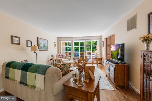 6006 MERRYVALE CT, Springfield, VA 22152