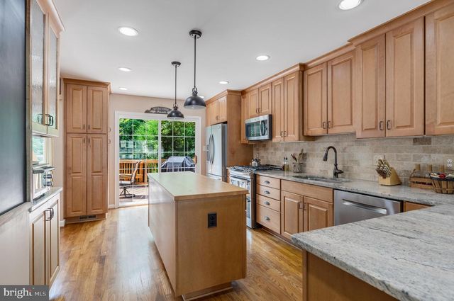 6006 MERRYVALE CT, Springfield, VA 22152