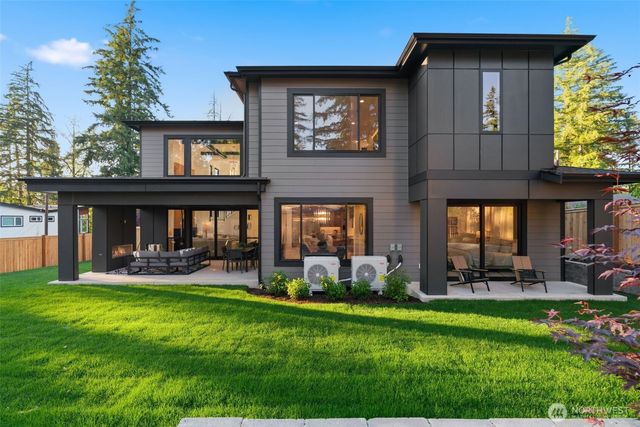 15103 SE 41st Place, Bellevue, WA 98006